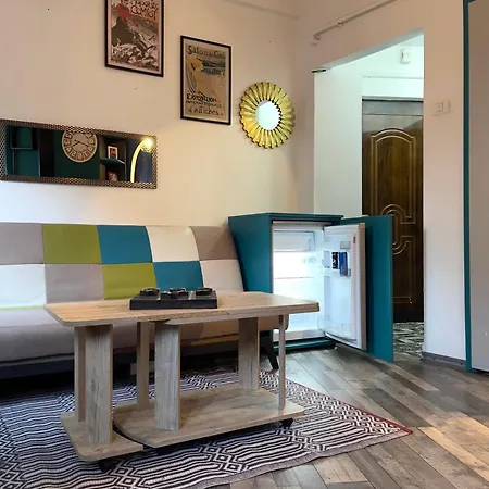 Apartment Hey Hey Hey Hey *